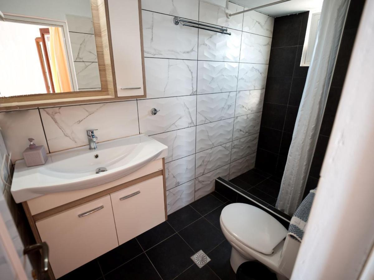 Calypso Hotel Lipszí Kültér fotó