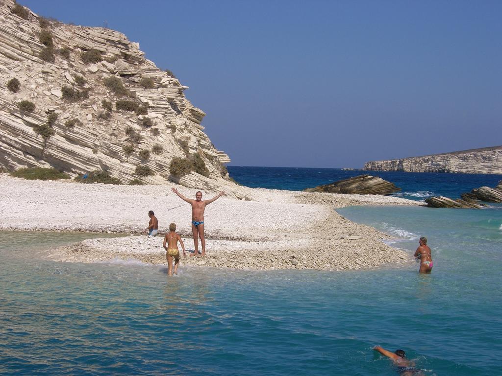 Calypso Hotel Lipszí Kültér fotó